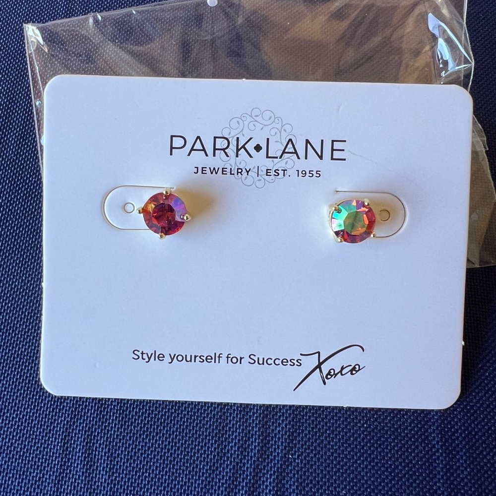 Park Lane Iridescent Pink Stud Earrings.     3 carat - Picture 2 of 2